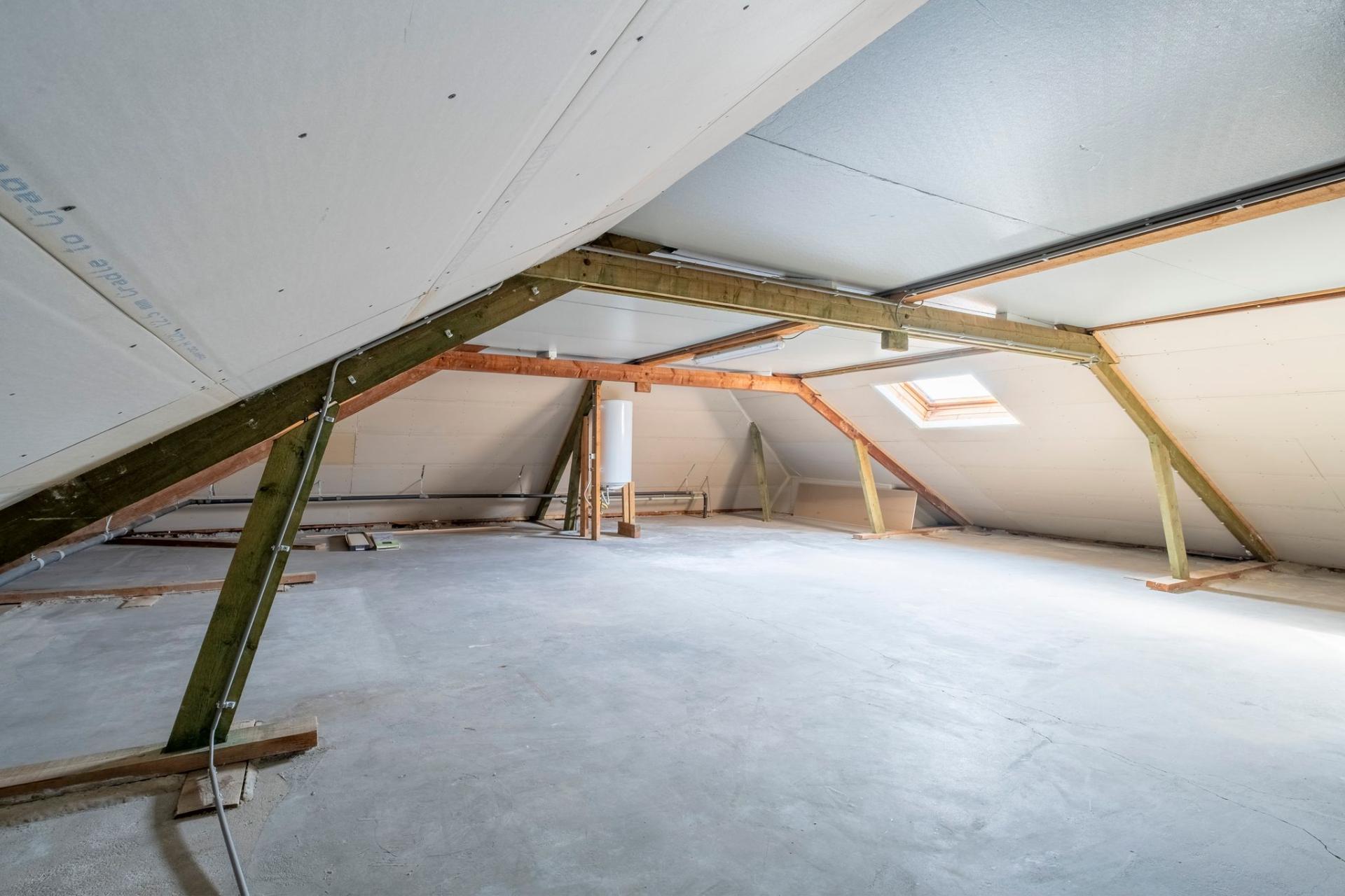 Instapklaar appartement met 3 slpk en 2 garages te Mol! — foto