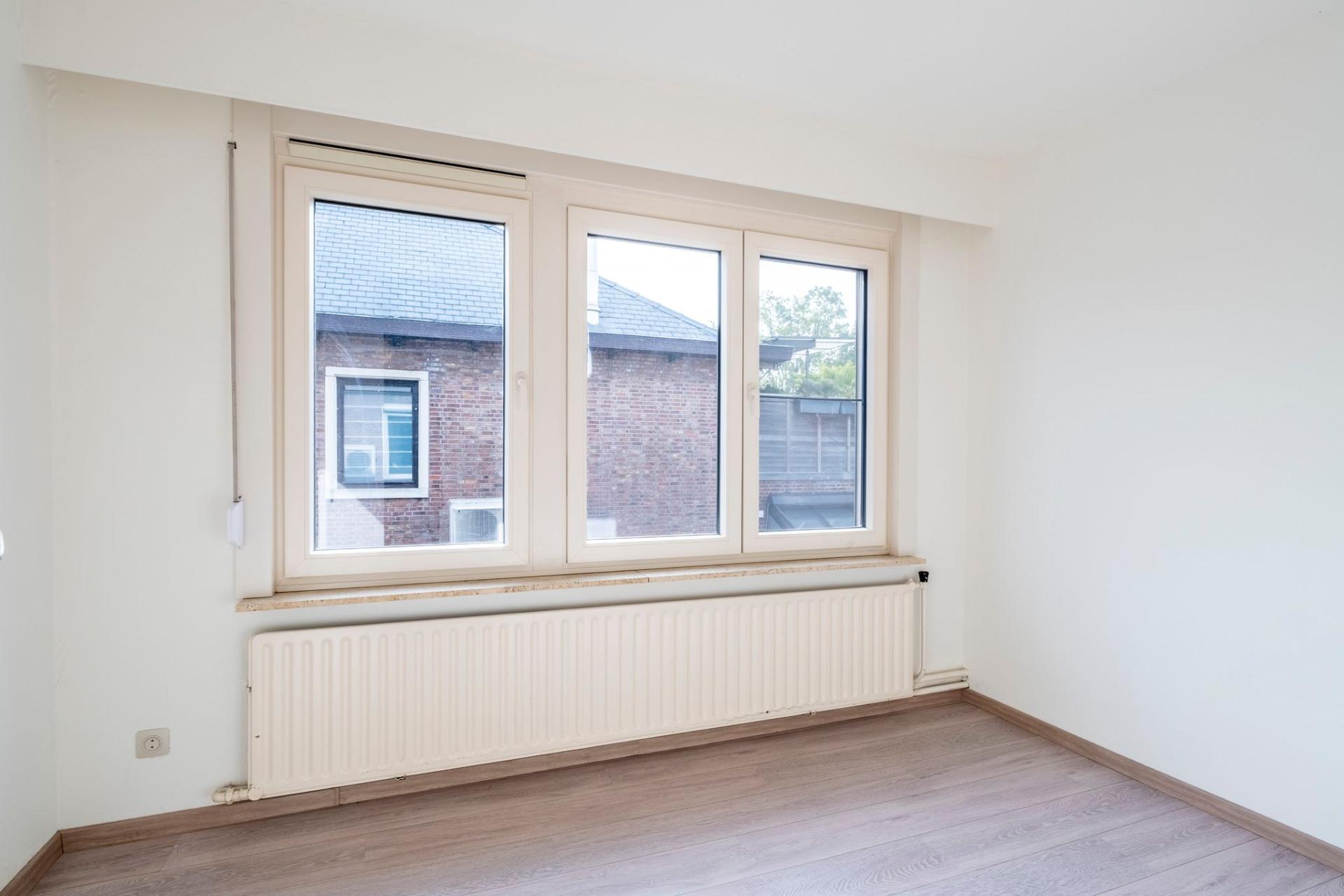 Instapklaar appartement met 3 slpk en 2 garages te Mol! — foto