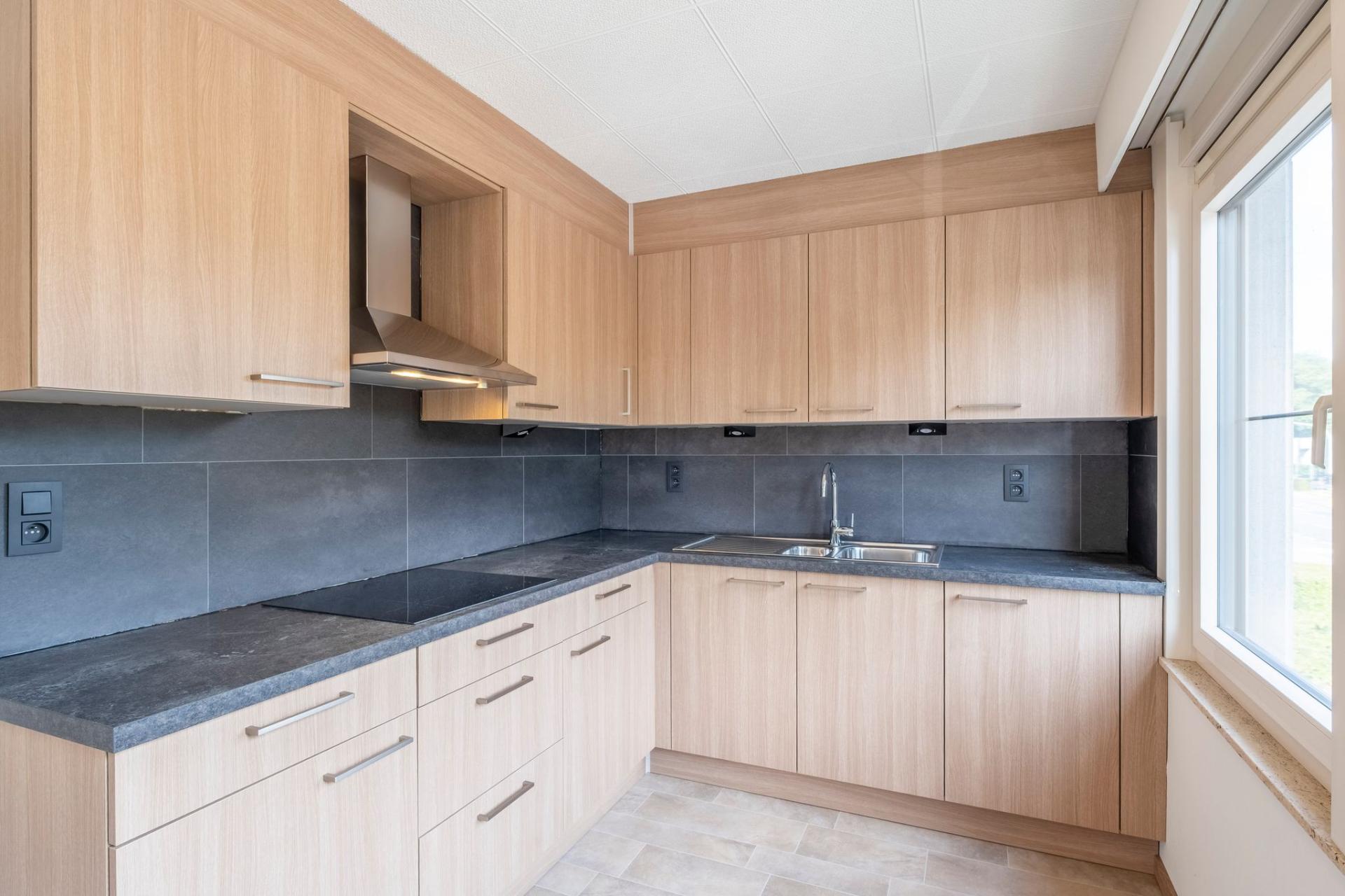 Instapklaar appartement met 3 slpk en 2 garages te Mol! — foto
