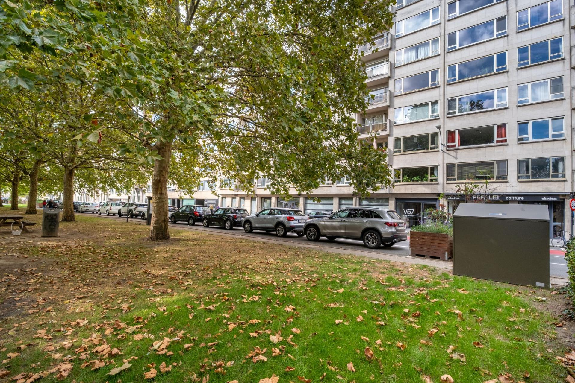 Instapklaar app met 2 slpks + staanplek bij centrum Mechelen — foto