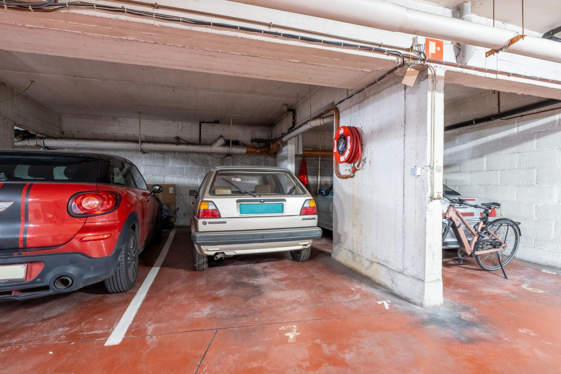 Instapklaar app met 2 slpks + staanplek bij centrum Mechelen — foto