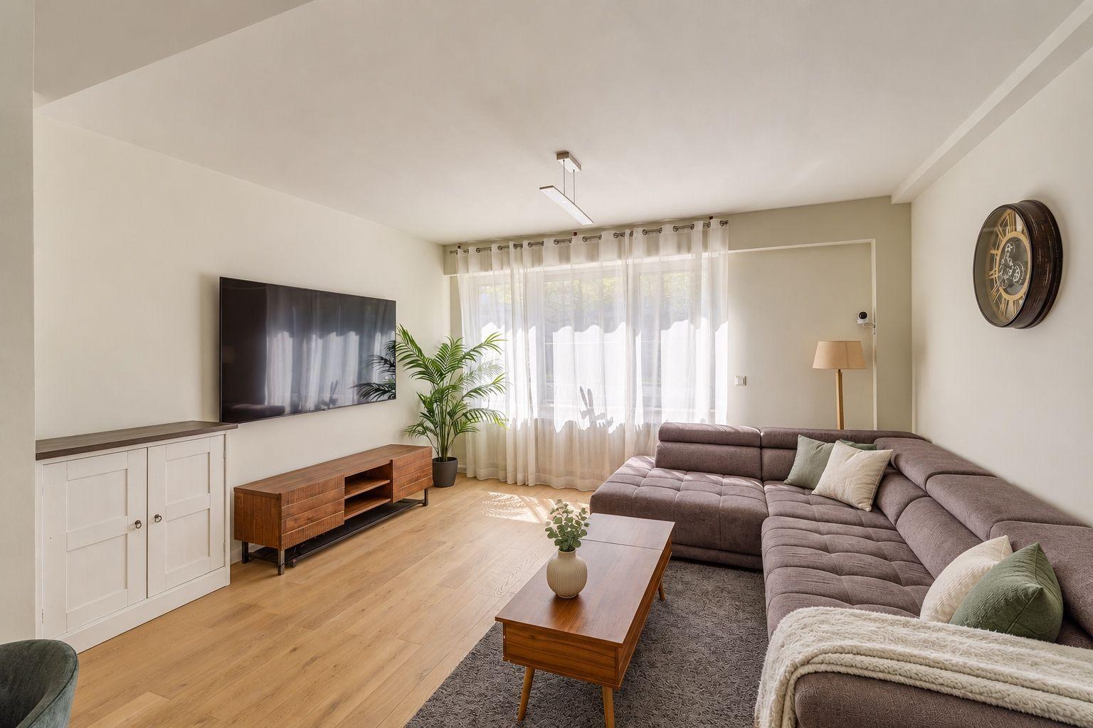 Ruim gelijkvloers 2 slk appartement in centrum Antwerpen — foto
