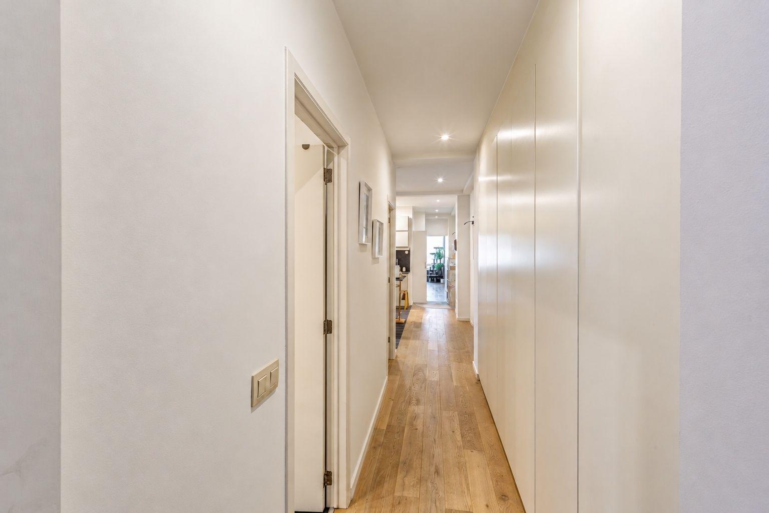 Ruim gelijkvloers 2 slk appartement in centrum Antwerpen — foto