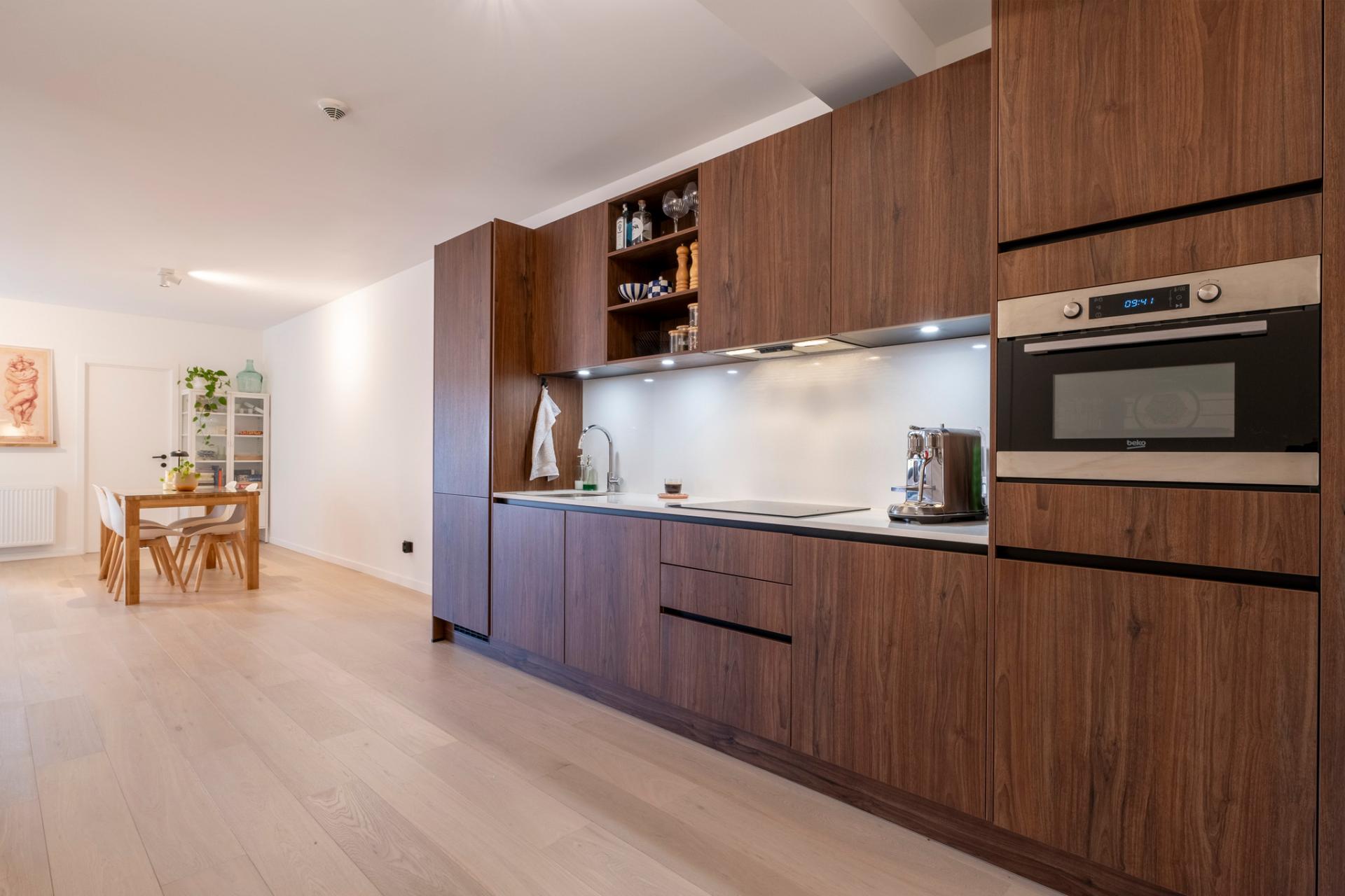 Gerenoveerd appartement met 2 slpks en terras in Mechelen — foto