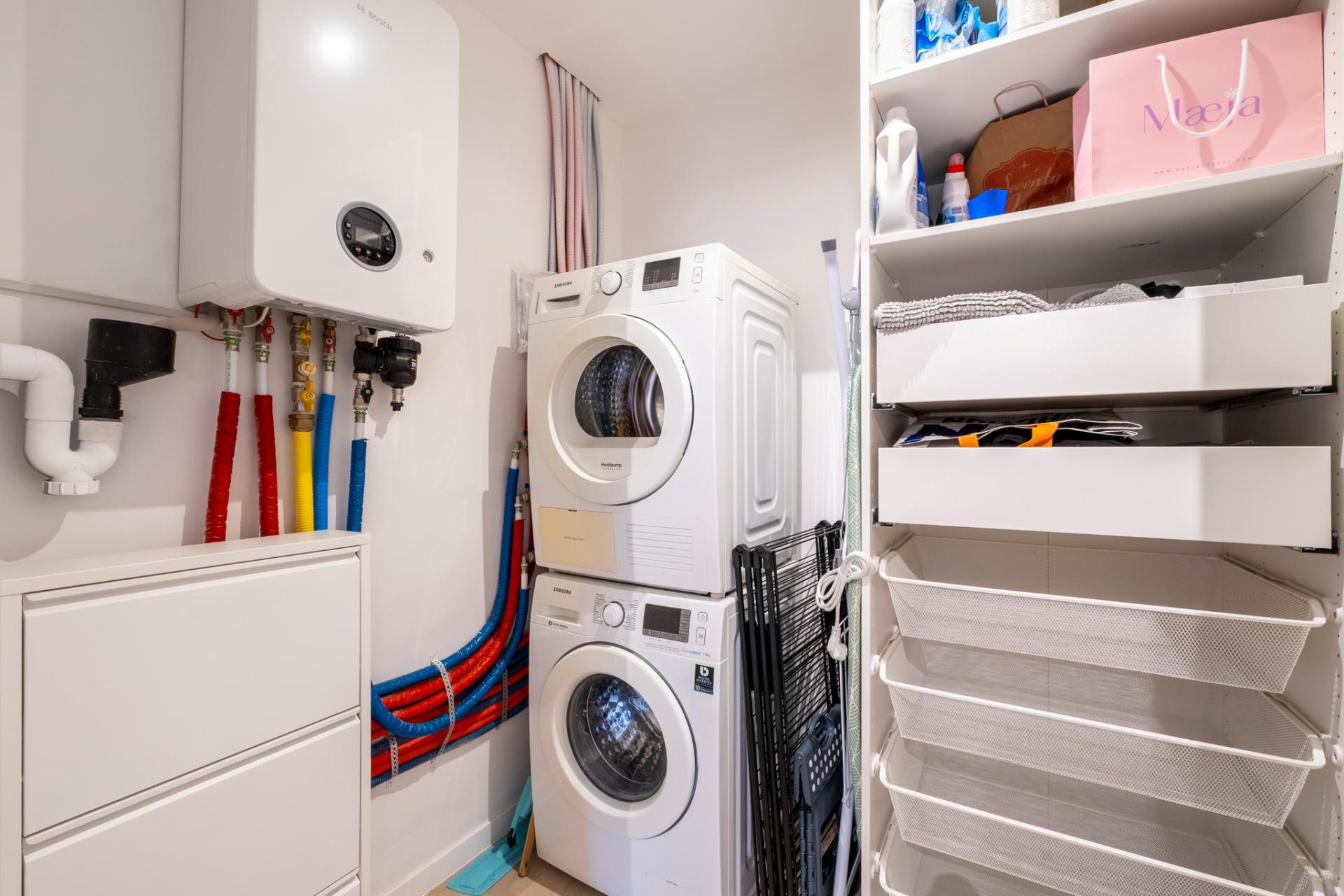 Gerenoveerd appartement met 2 slpks en terras in Mechelen — foto