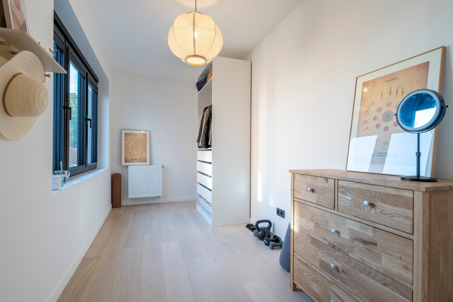 Gerenoveerd appartement met 2 slpks en terras in Mechelen — foto