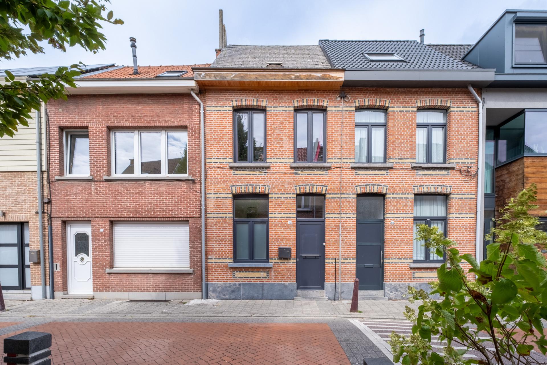 Instapklare gezinswoning met 3 slpks en prachtige tuin — foto