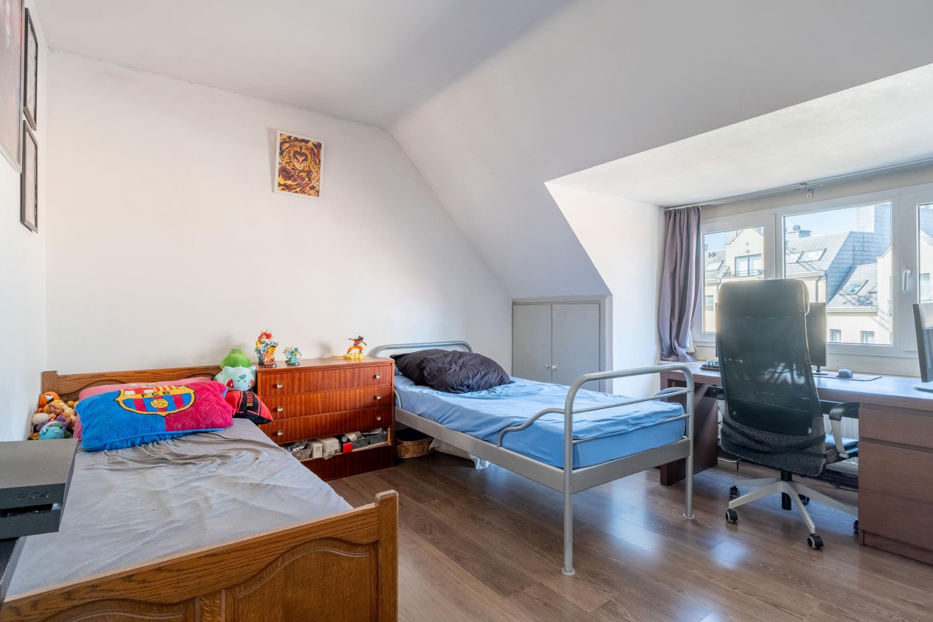 Leuke stadswoning met 4 slpkms en 2 badkamers! — foto