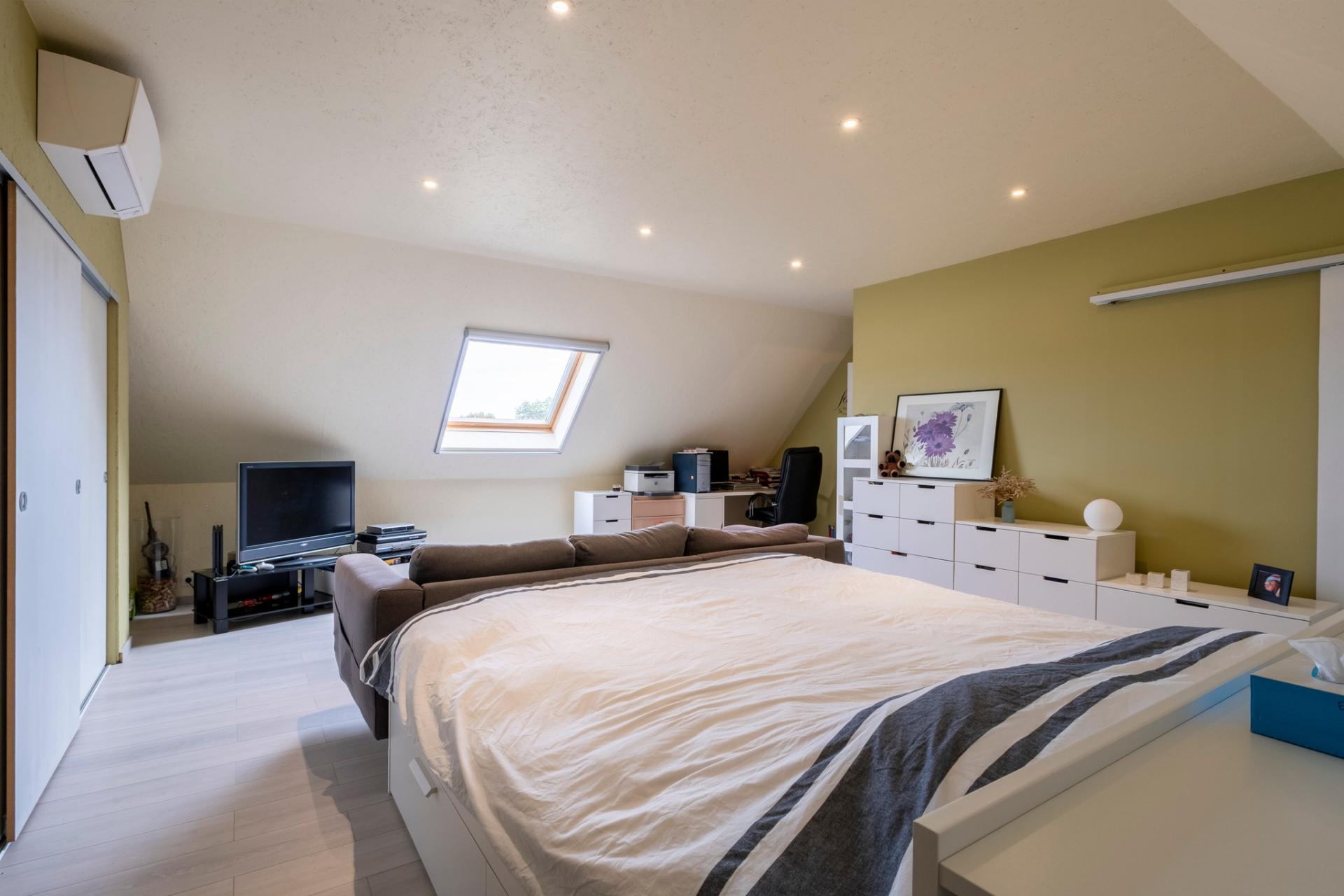 Instapklare woning te koop op toplocatie in Kontich met tuin — foto