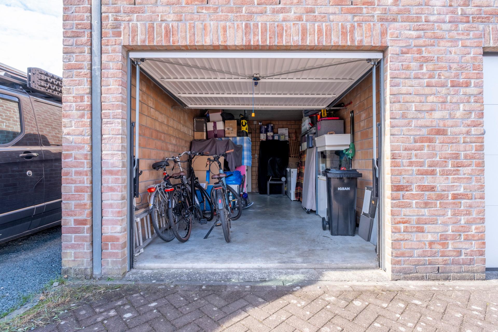 Instapklare woning te koop op toplocatie in Kontich met tuin — foto