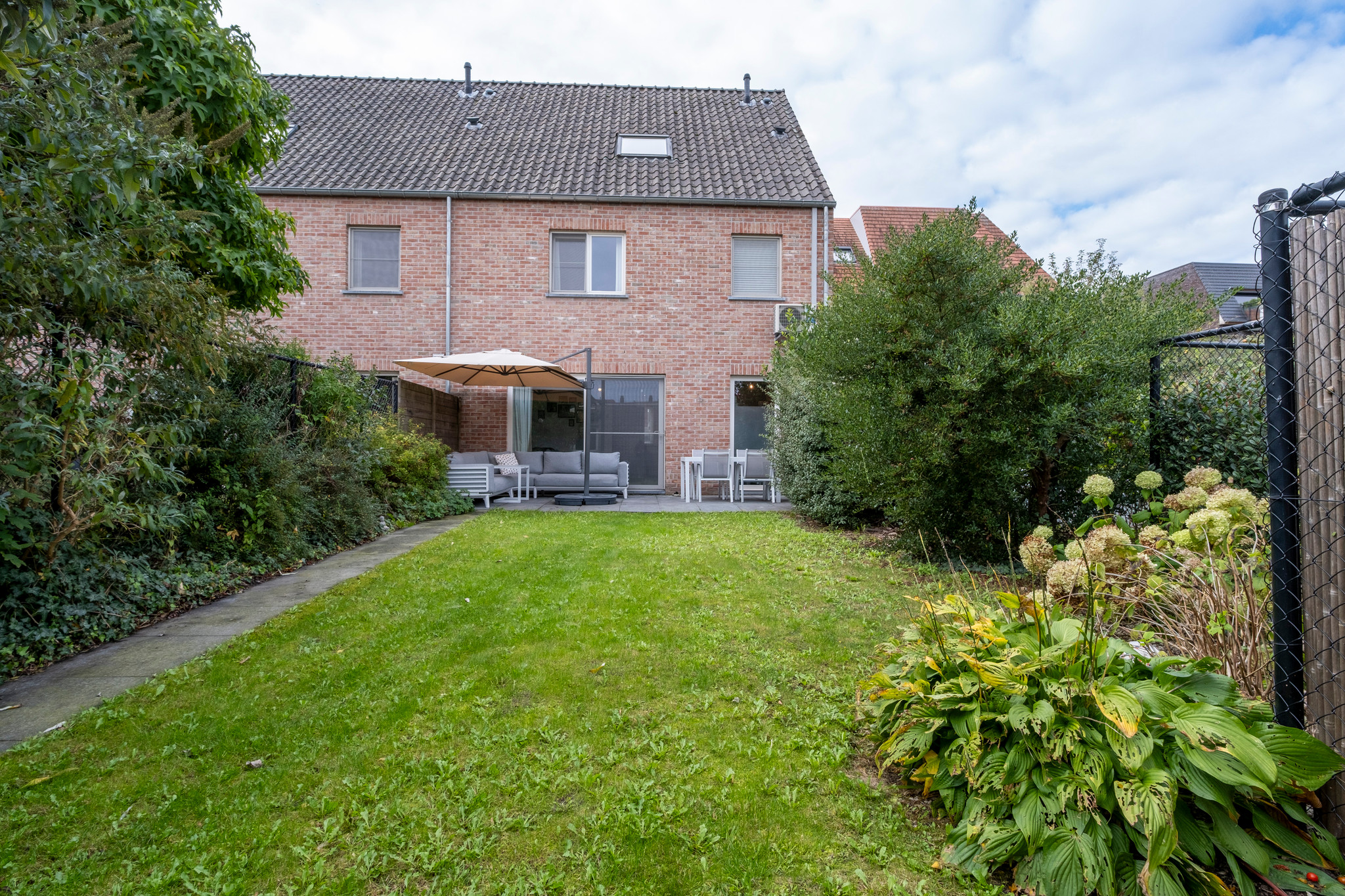 Instapklare woning te koop op toplocatie in Kontich met tuin — foto