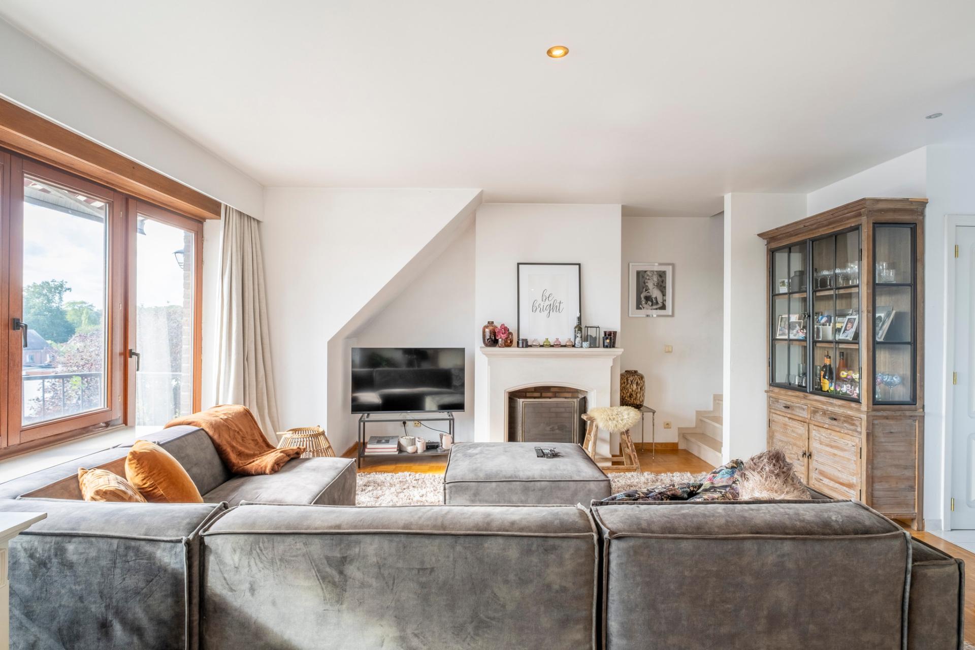 Duplex te huur in Sint-Job met garage en terras — foto