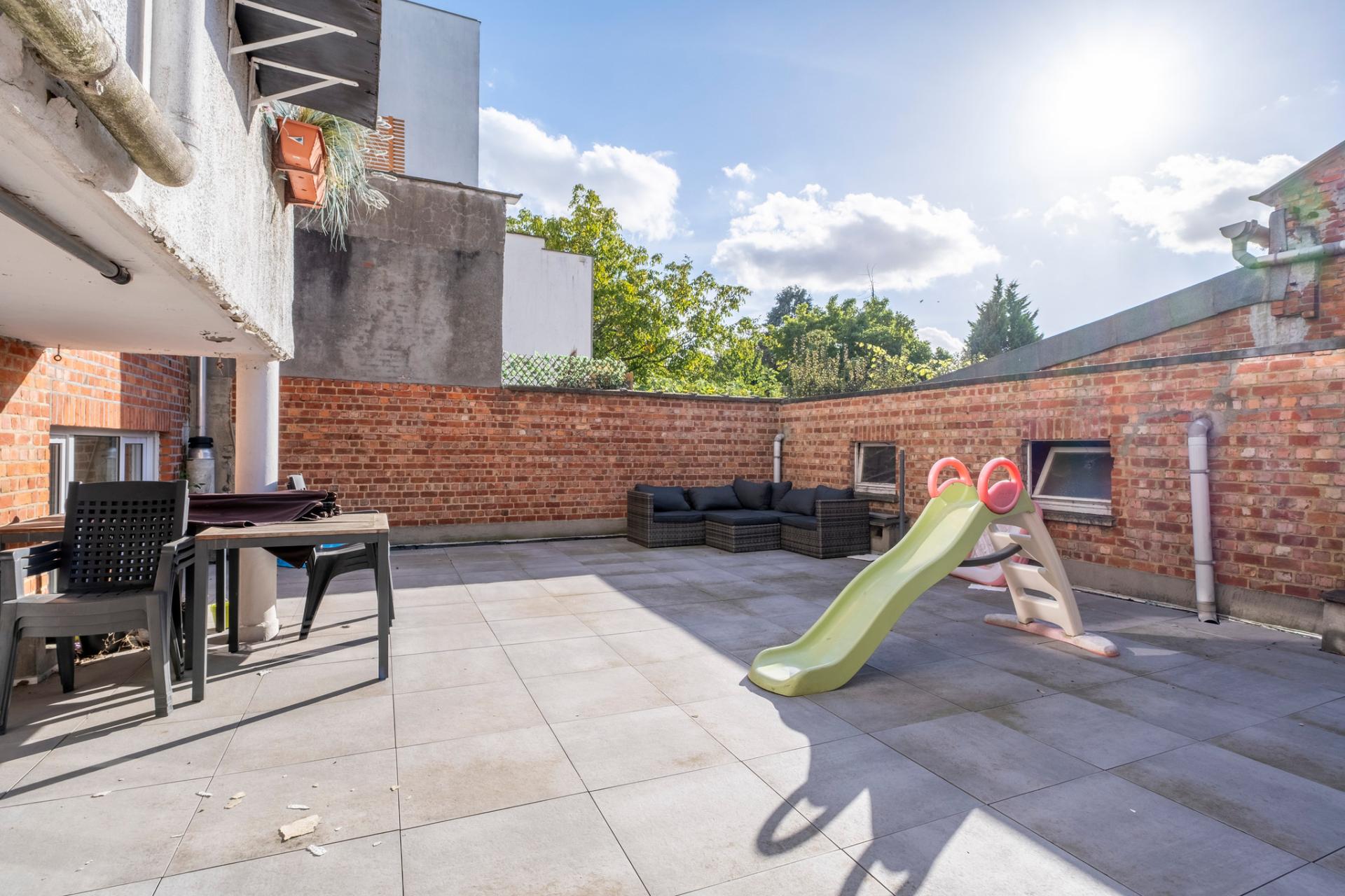 Gelijkvloers appartement te koop in Schoten met terras — foto