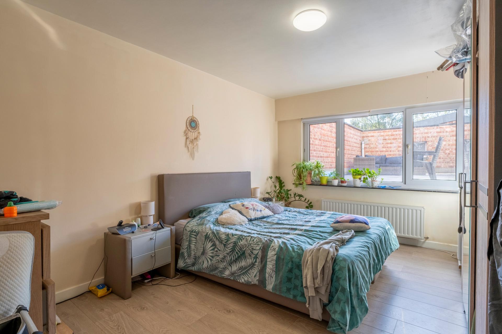 Gelijkvloers appartement te koop in Schoten met terras — foto