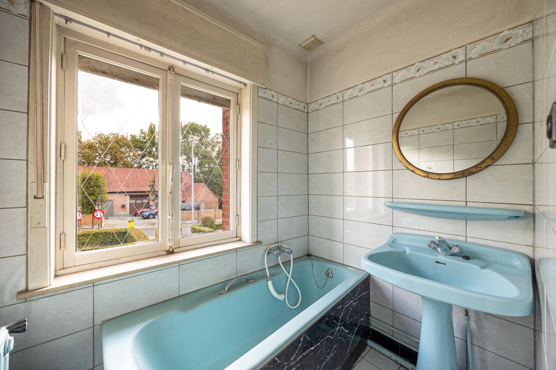 Te renoveren woning met veel potentieel — foto