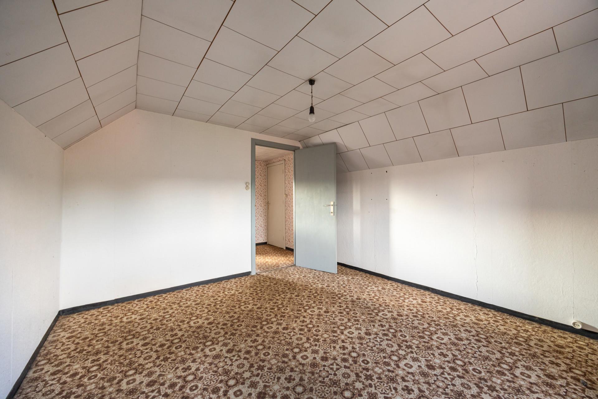 Te renoveren woning met veel potentieel — foto