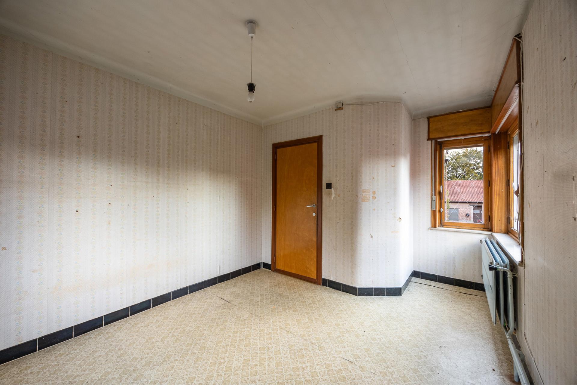 Te renoveren woning met veel potentieel — foto