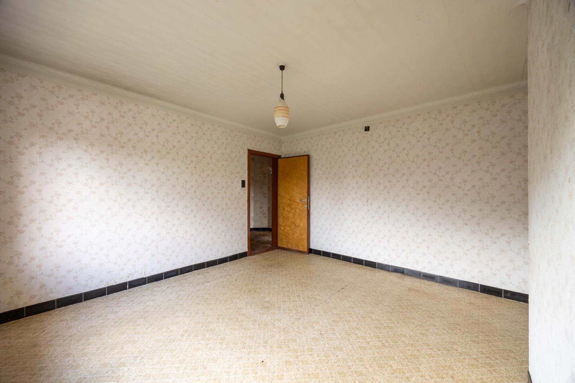Te renoveren woning met veel potentieel — foto