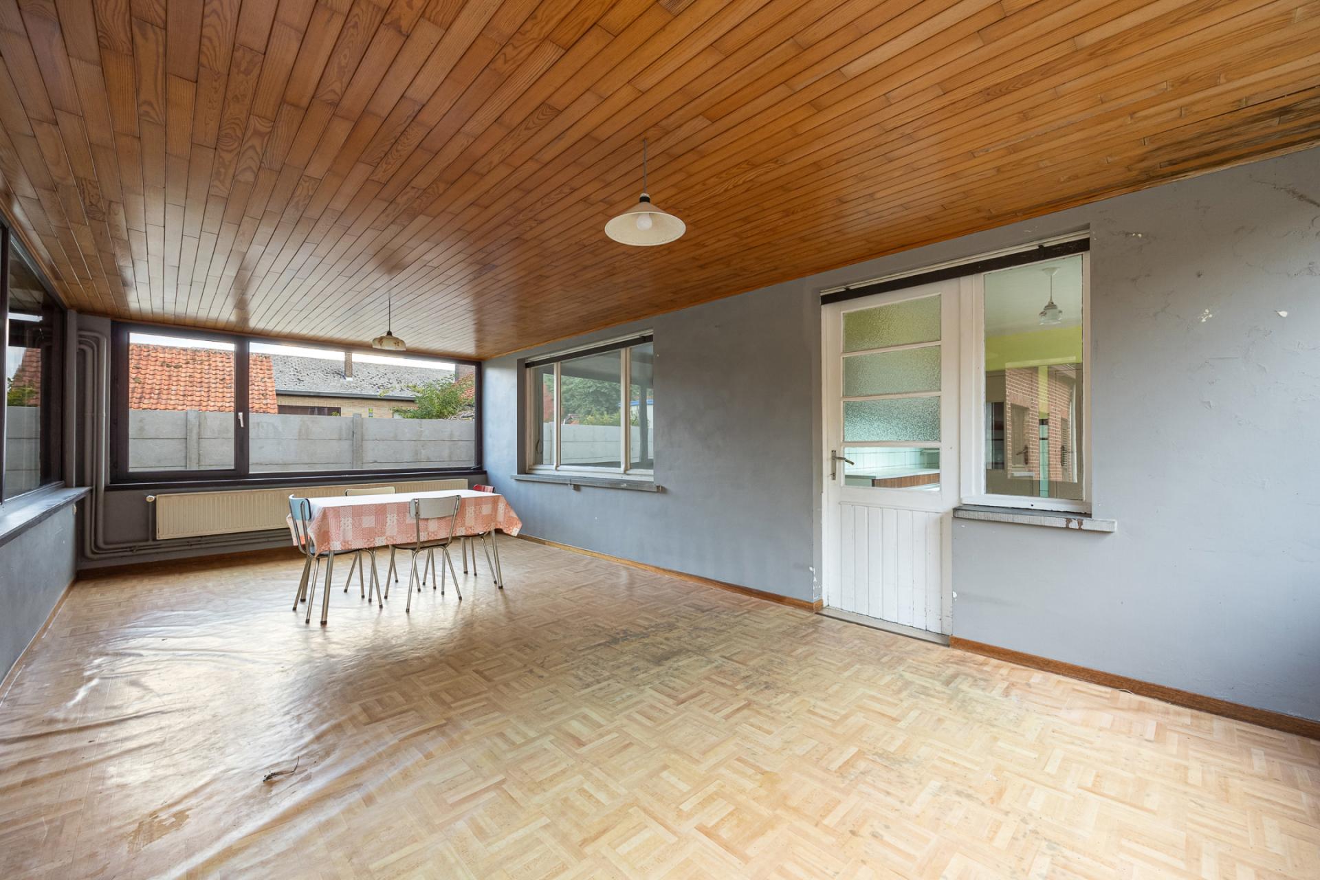Te renoveren woning met veel potentieel — foto