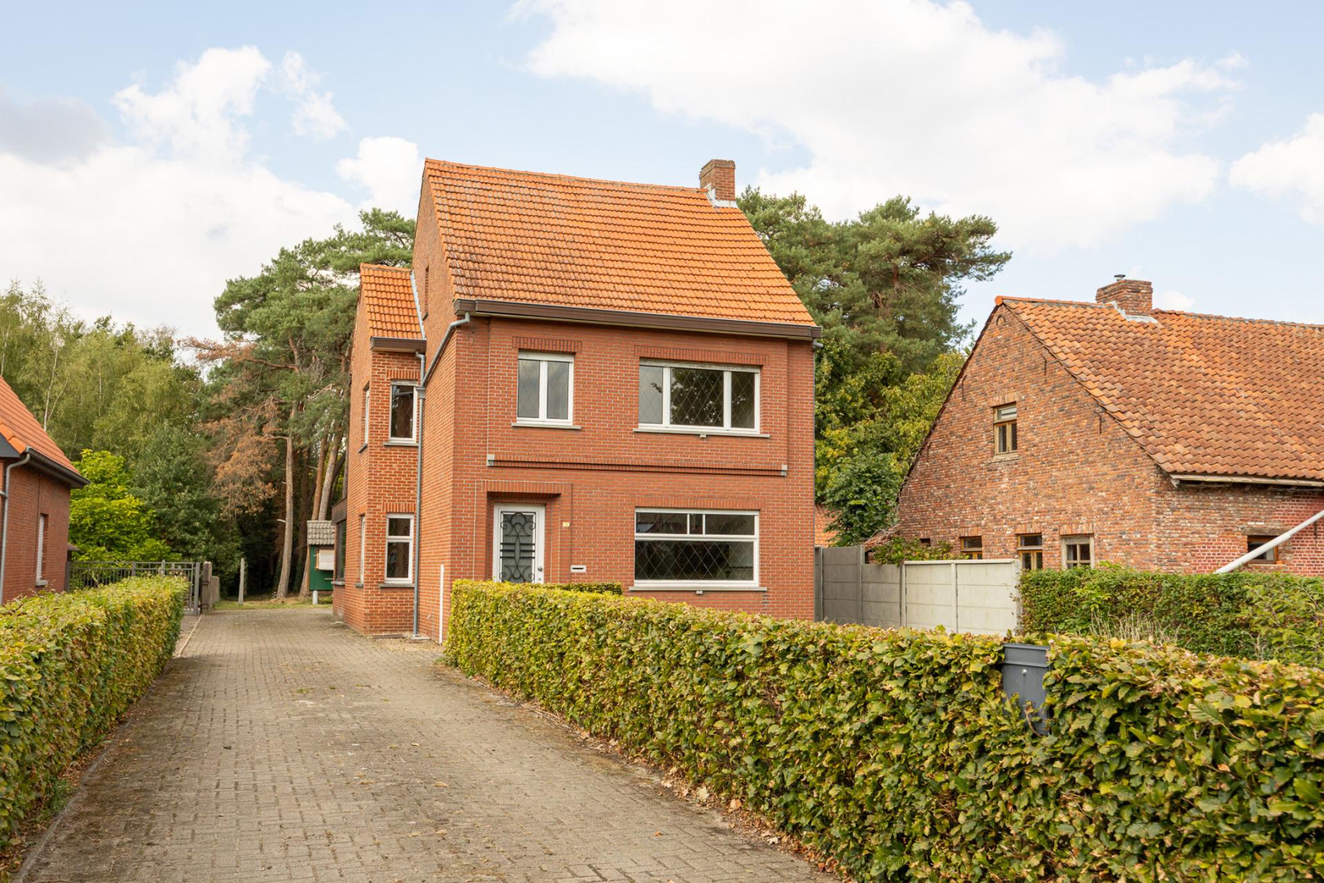 Te renoveren woning met veel potentieel — foto