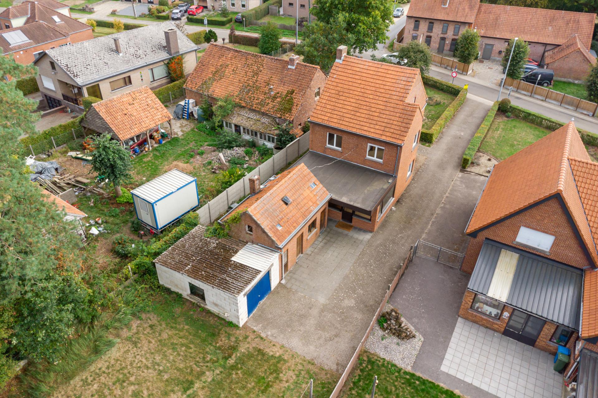 Te renoveren woning met veel potentieel — foto